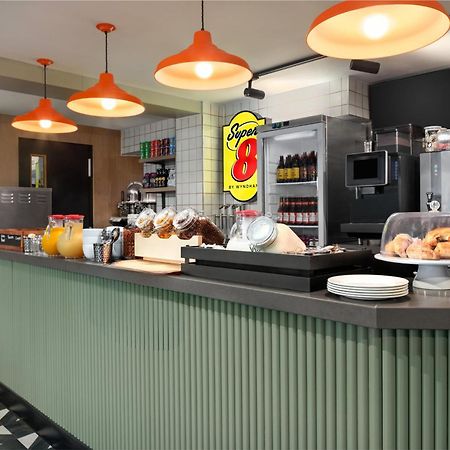 Super 8 By Wyndham Chester East Dış mekan fotoğraf